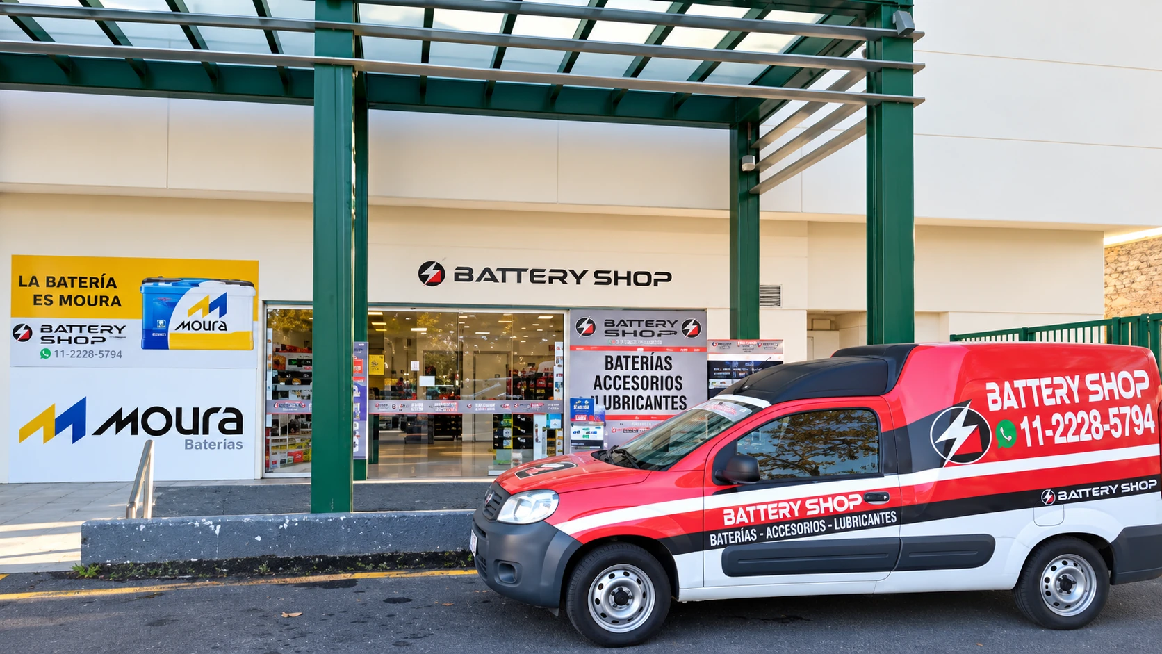 Frente del local de Battery Shop en Av. Juan B. Justo